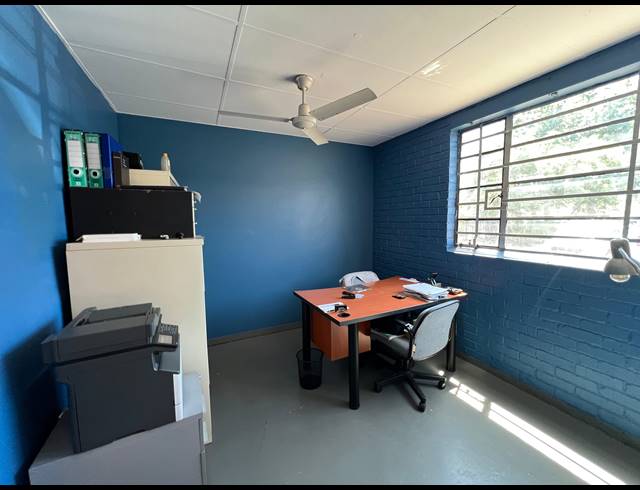 130M² WAREHOUSE TO LET IN STRIJDOMPARK
